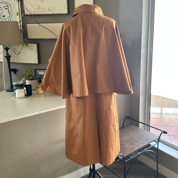 The vintage cape coat shoulder detail trending winter 2024 rust color overcoat - Picture 3 of 17